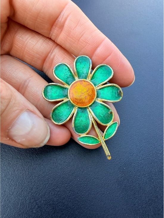 Jewelry - Vintage Green Mid Century Enamel Flower Brooch Pin